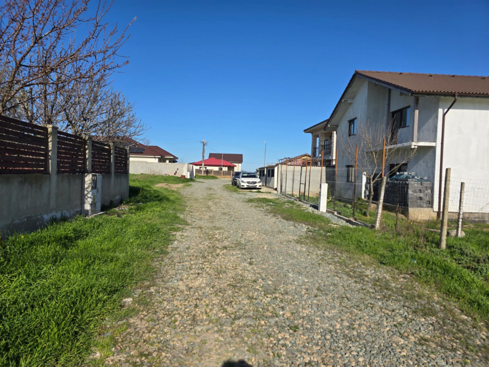 Teren de vanzare in Lazu lot de casa cu PUZ