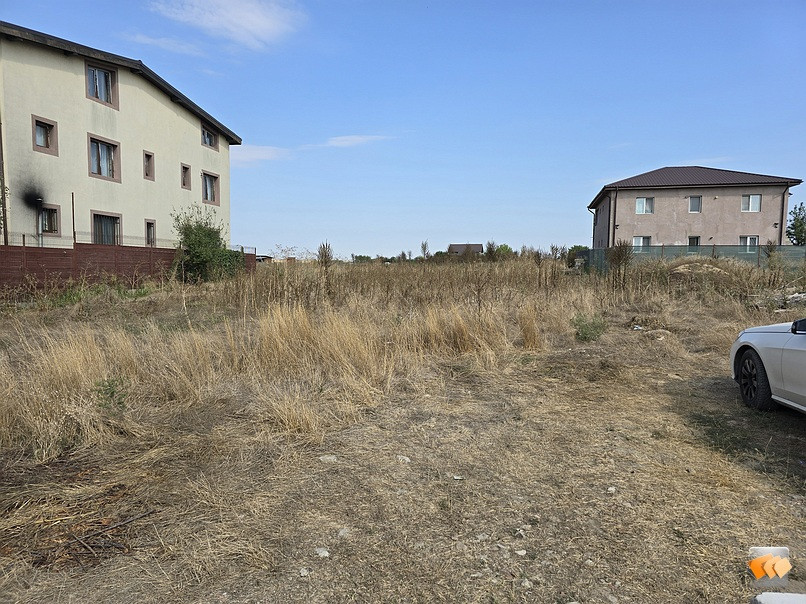 Teren de vanzare in Lazu lot de casa cu PUZ