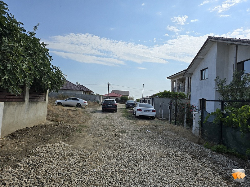Teren de vanzare in Lazu lot de casa cu PUZ