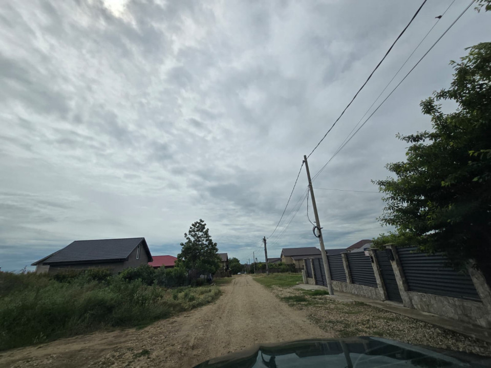 Teren de vanzare in Lazu