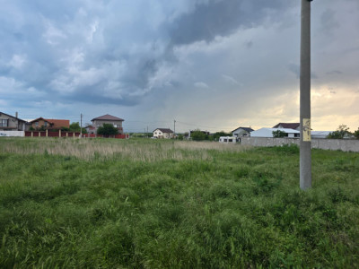 Vand teren in Tuzla zona Castelul de Apa