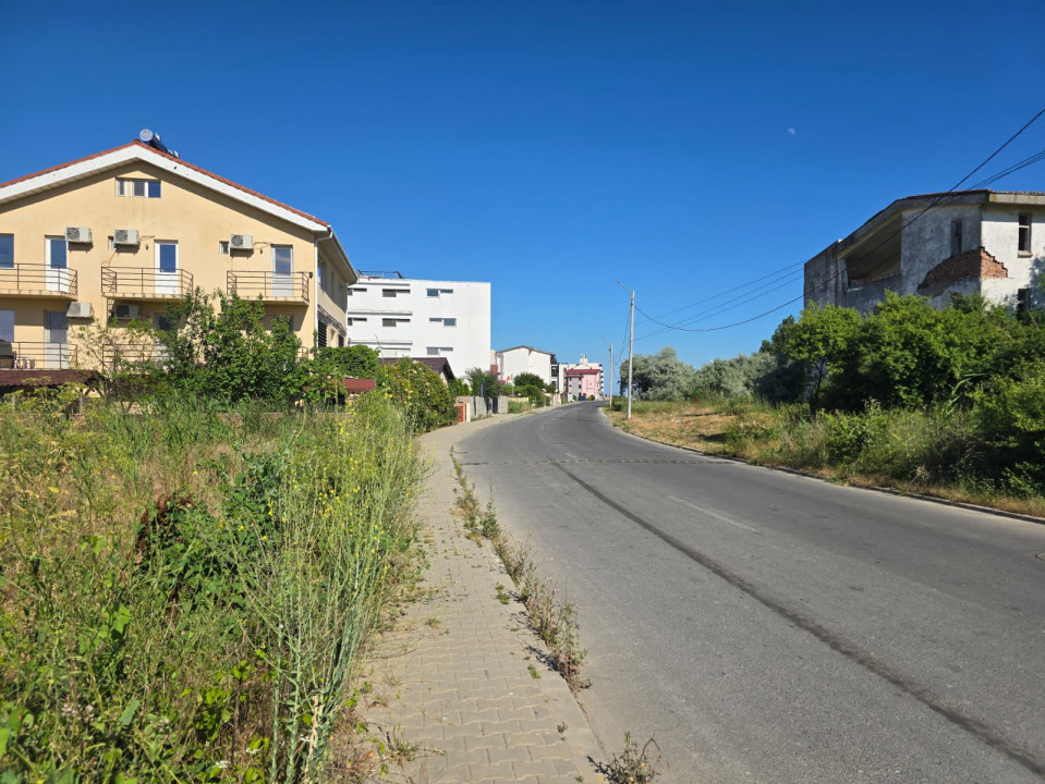 Vand teren in Mamaia Nord zona Tabara