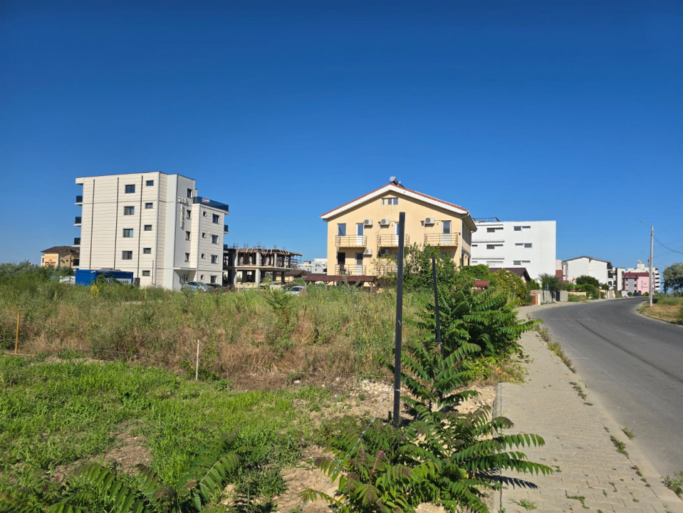 Vand teren in Mamaia Nord zona Tabara