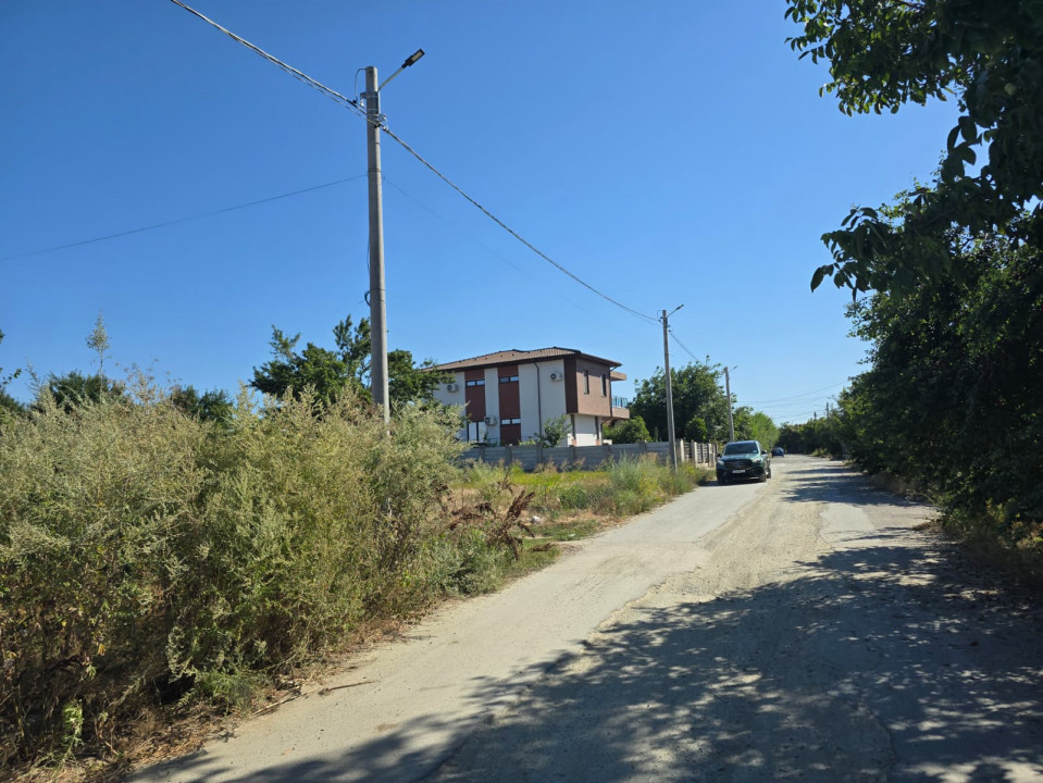 Teren de vanzare in Lazu