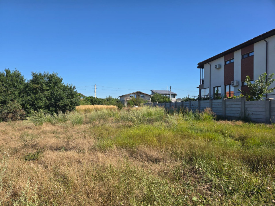 Teren de vanzare in Lazu