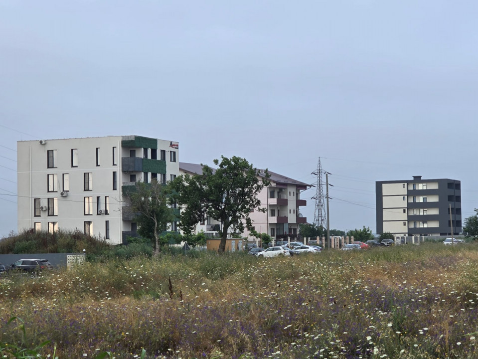 Teren de vanzare in Lazu