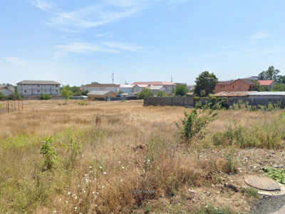 Vand teren in Costinesti zona Gara Veche