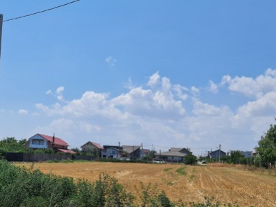 Vand teren in Lazu 