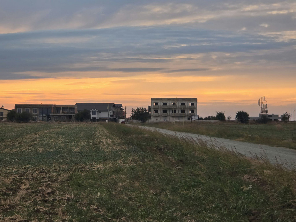 Vand teren in Tuzla zona Far 