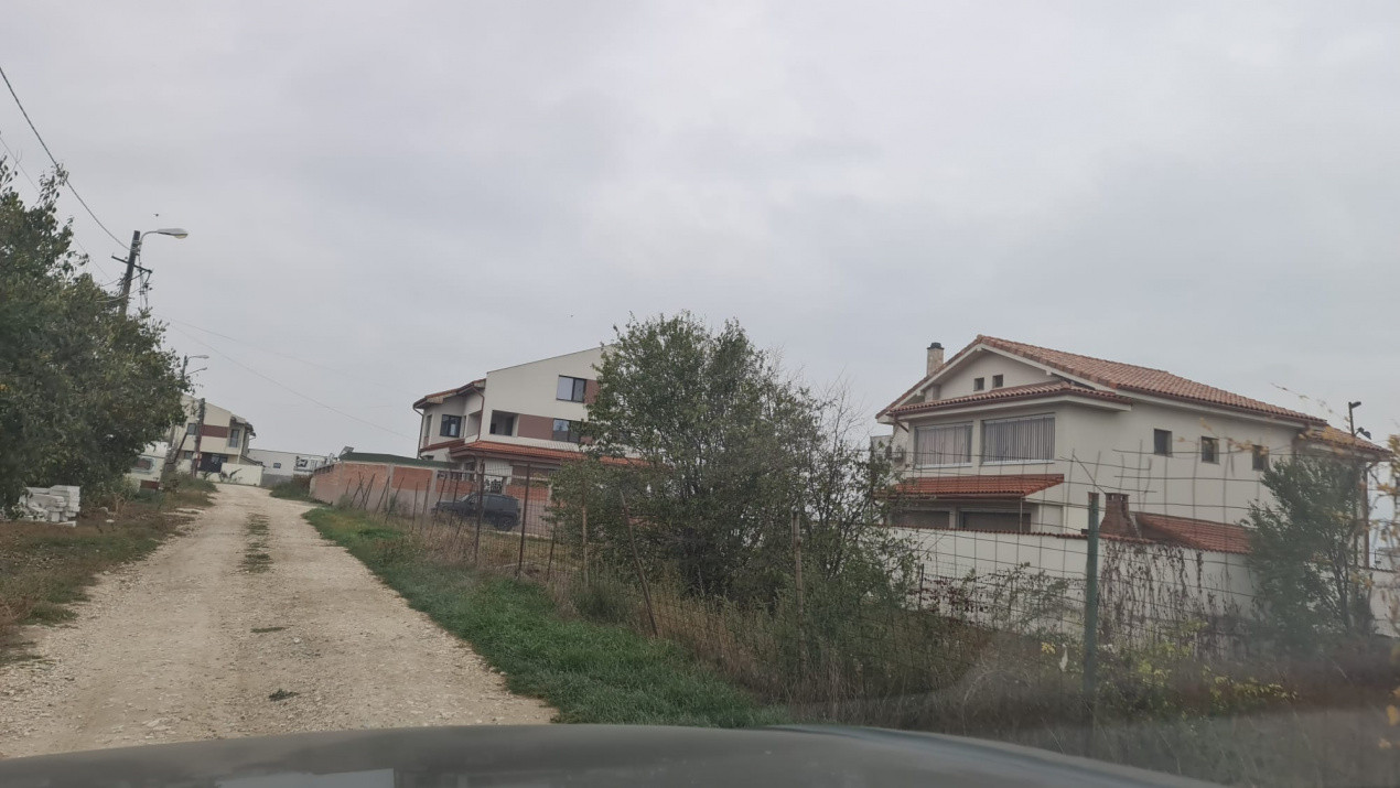 Teren de vanzare in Palazu Mare