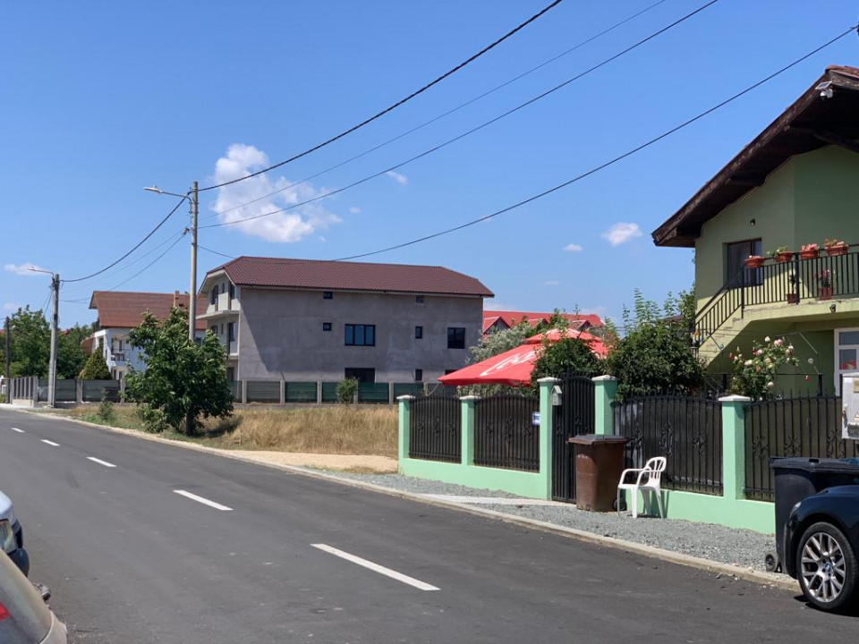 Teren de vanzare Statiunea 2 Mai