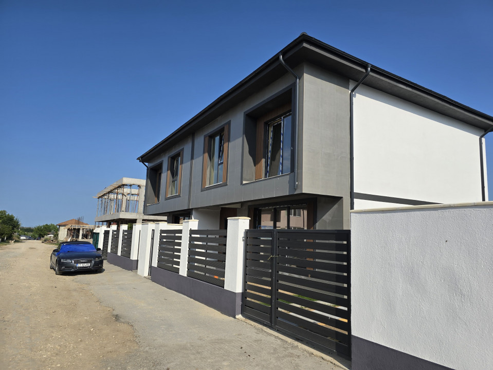 Vila de vanzare Lazu