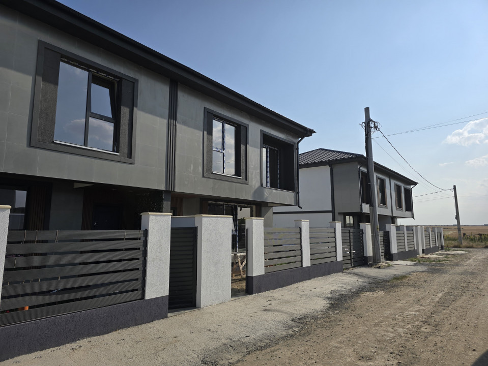 Vila de vanzare Lazu