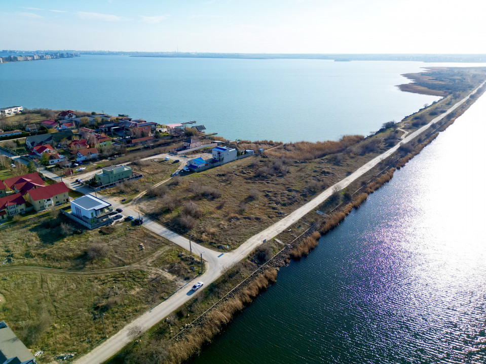 Vand teren in Mamaia Sat primul rand la lacul Siutghiol