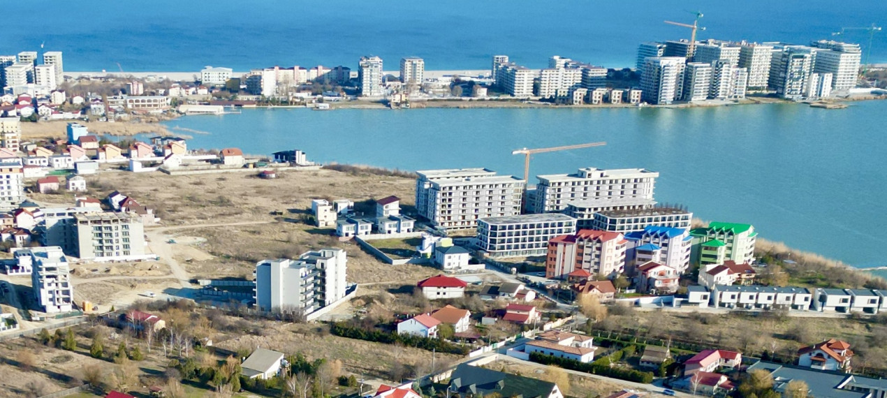 Vanzari terenuri in Mamaia Sat malul lacului