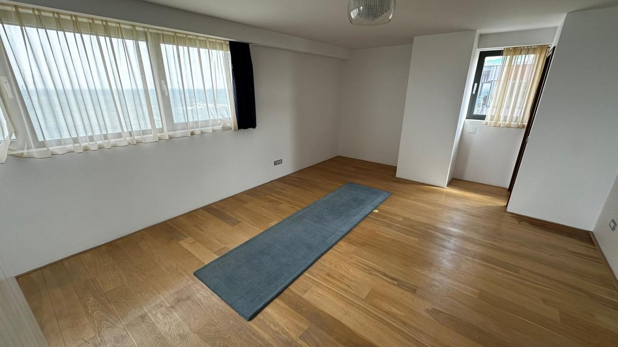 Apartament de vanzare Constanta zona Faleza Nord vedere frontala la Marea Neagra