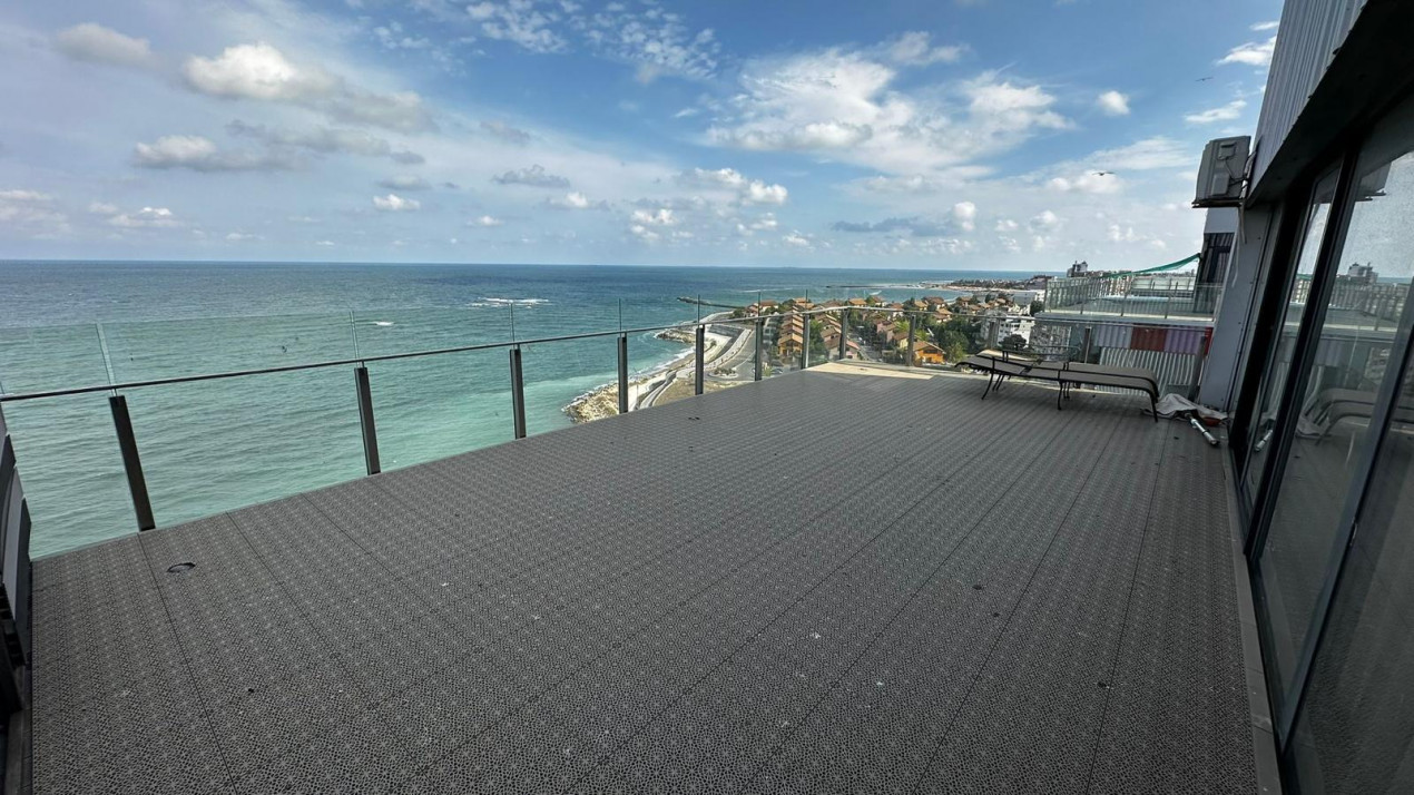 Apartament de vanzare Constanta zona Faleza Nord vedere frontala la Marea Neagra