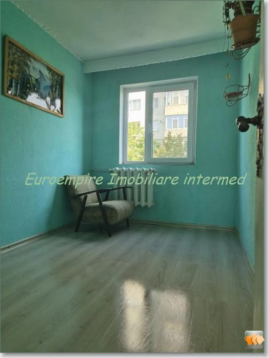 Apartament de vanzare in Constanta zona KM  4  5