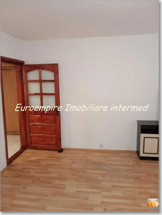 Vand apartament in Constanta zona Inel 2