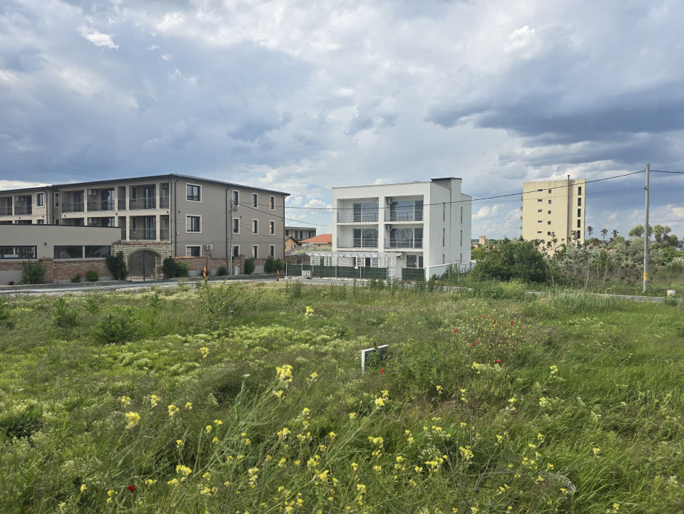 Teren de vanzare in Costinesti 