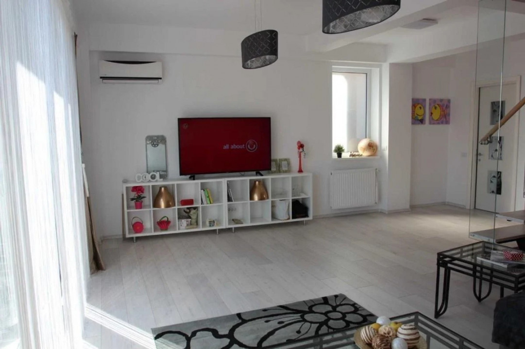 Vila de vanzare in Constanta zona Kamsas