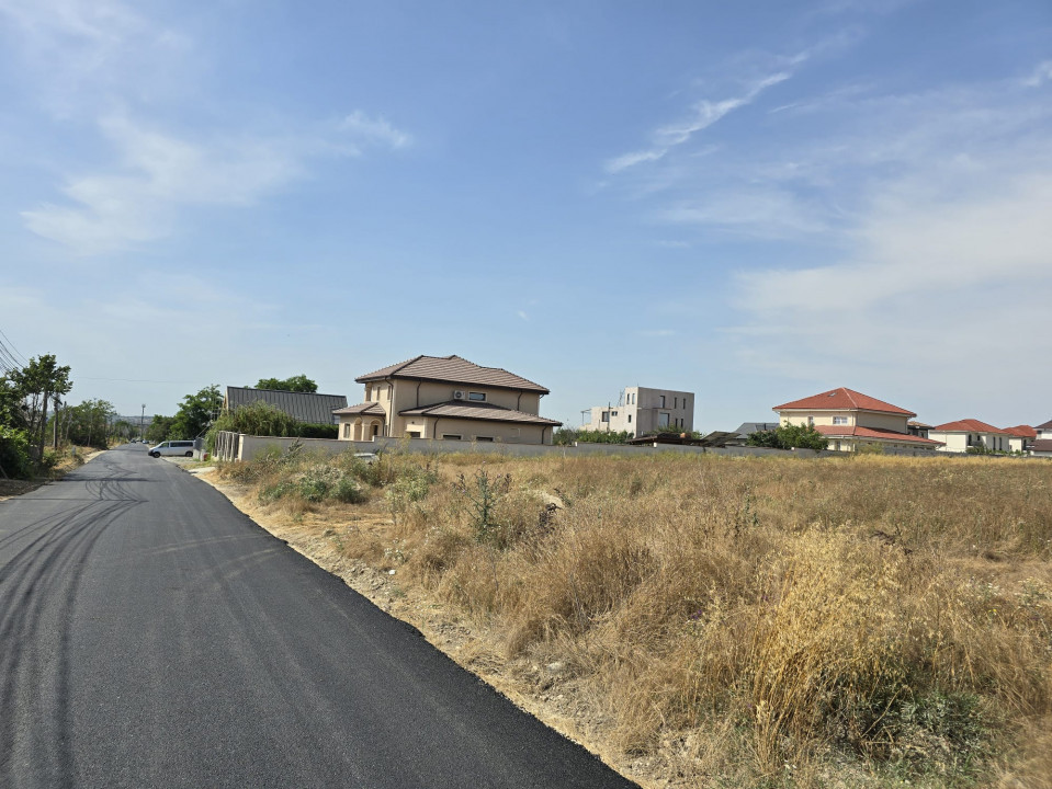 Teren de vanzare in Lazu 