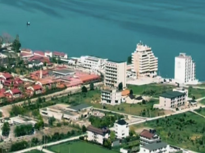 Vand teren in Costinesti zona Forum