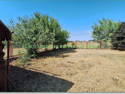 Casa de vanzare in Lazu